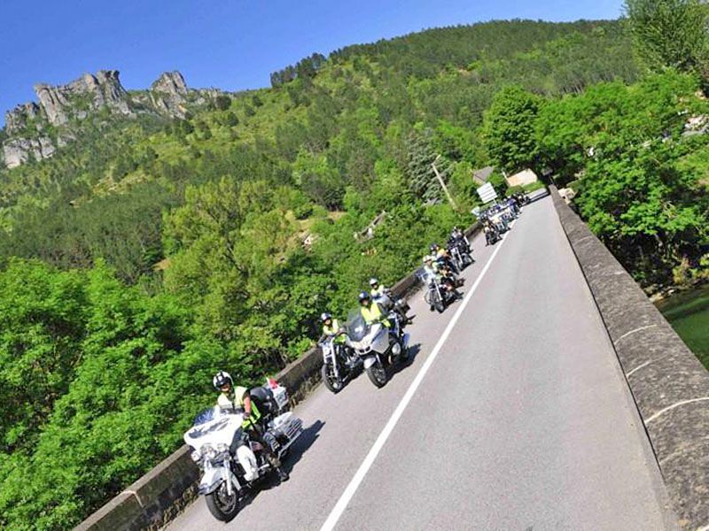 Hébergement avec organisation de balade à moto de groupe motards, moto clubs, hébergement de groupe pour cyclotouristes et randonneurs dans les Cévennes. ascension 2021